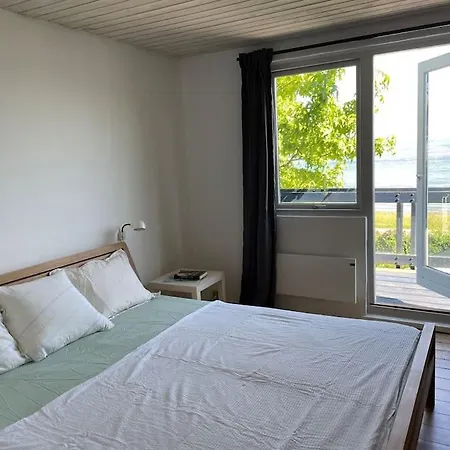 Vidunderlig Med Direkte Havudsigt * Snekkersten