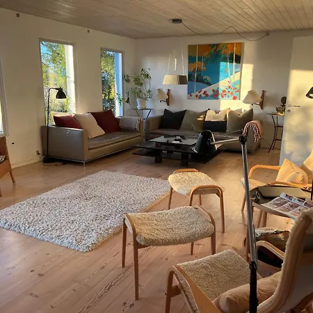 Vidunderlig Med Direkte Havudsigt * Snekkersten
